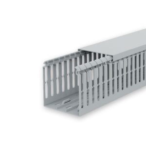 Kanal za ožičenje perforirani, sivi, RAL7030, plastični, š×v×d: 80×80×2000 mm s poklopcem